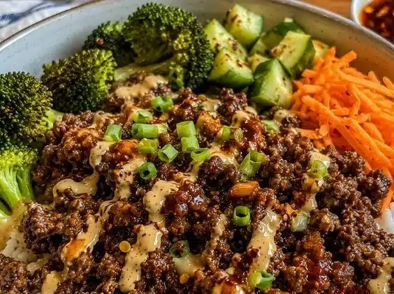 Hot Honey Ground Beef Bowls recipe for high protein meal prep